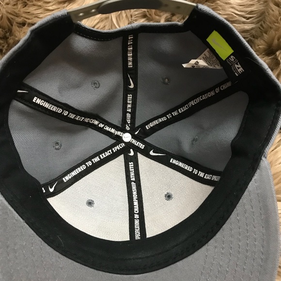 Nike Futura True Snapback Unisex Hat - Picture 3 of 4